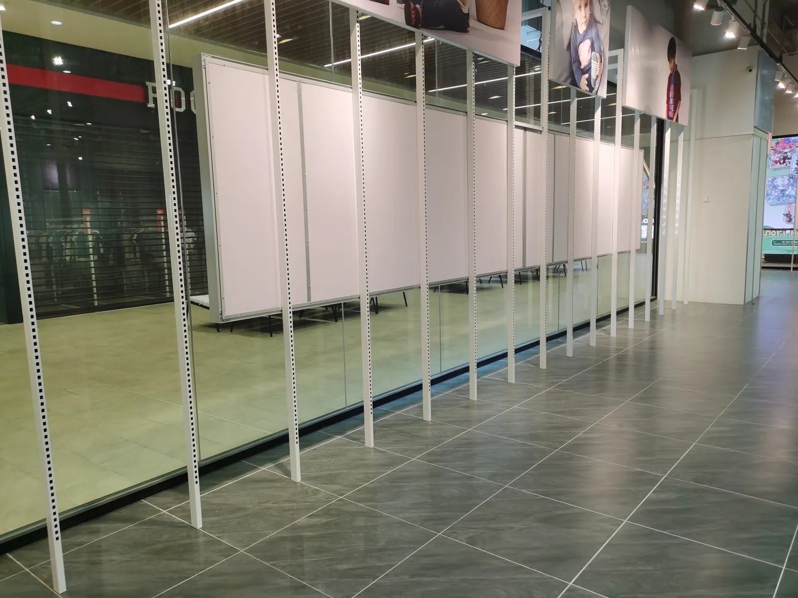 Retail unit dismantling in progress at Lalaport